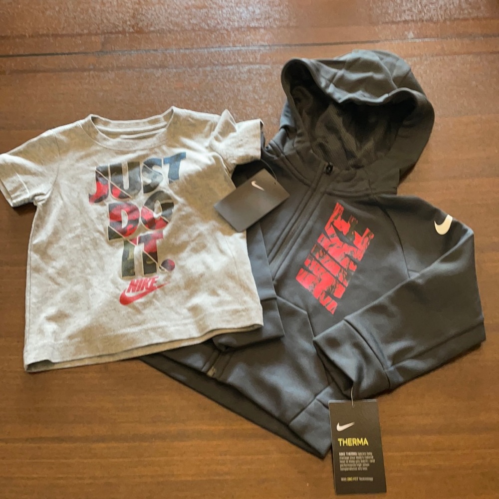 NWT Lot of 2 Nike Toddler Boys Hoodie and Tee 2T